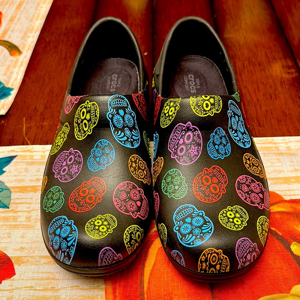 Crocs Sugar Skull Slip On Clogs Shoes Womens 9